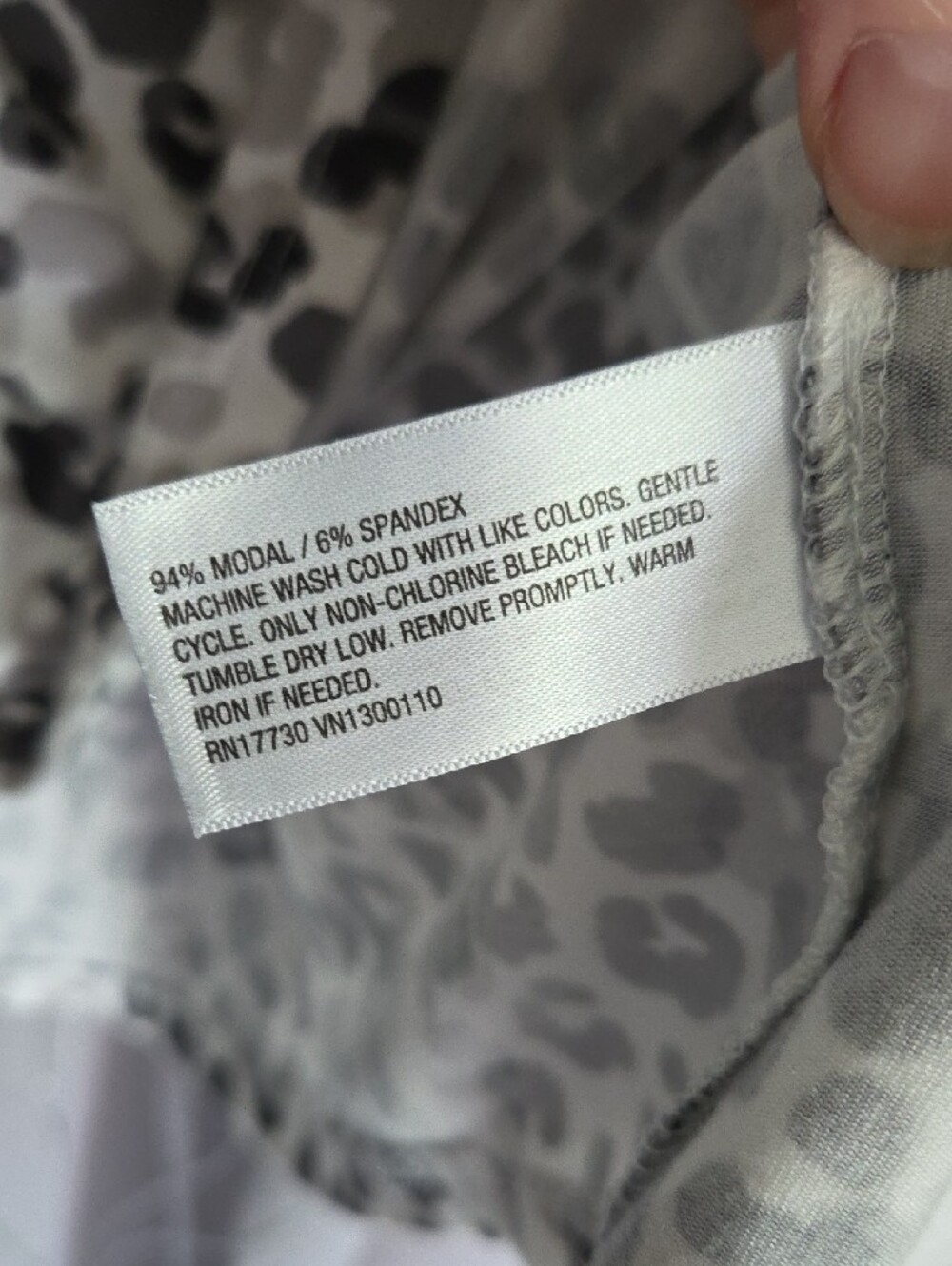stars above White and Gray Leopard-Print Button Front Pajama Top Large - Picture 5 of 6